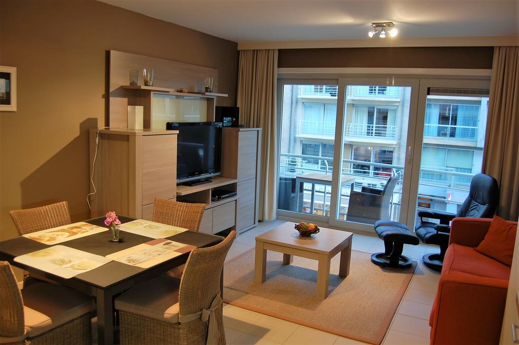 Residentie Hof Van Vlaanderen Nieuwpoort Exteriör bild